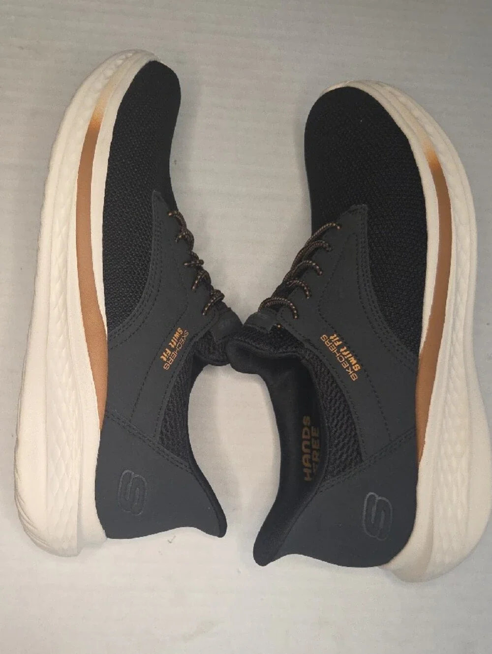 Skechers Swift Fit Memory Foam Men's Black Sneakers with Tan Accents Size 9